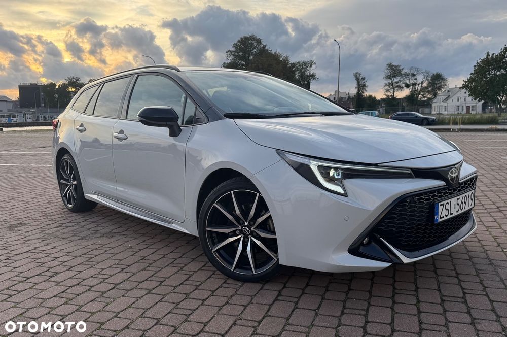 Toyota Corolla 2.0 Hybrid GR Sport Dynamic - 28