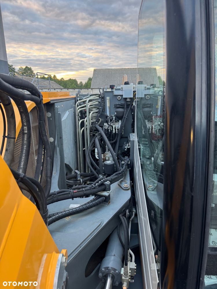 Liebherr A910 Compact Litronic - 10