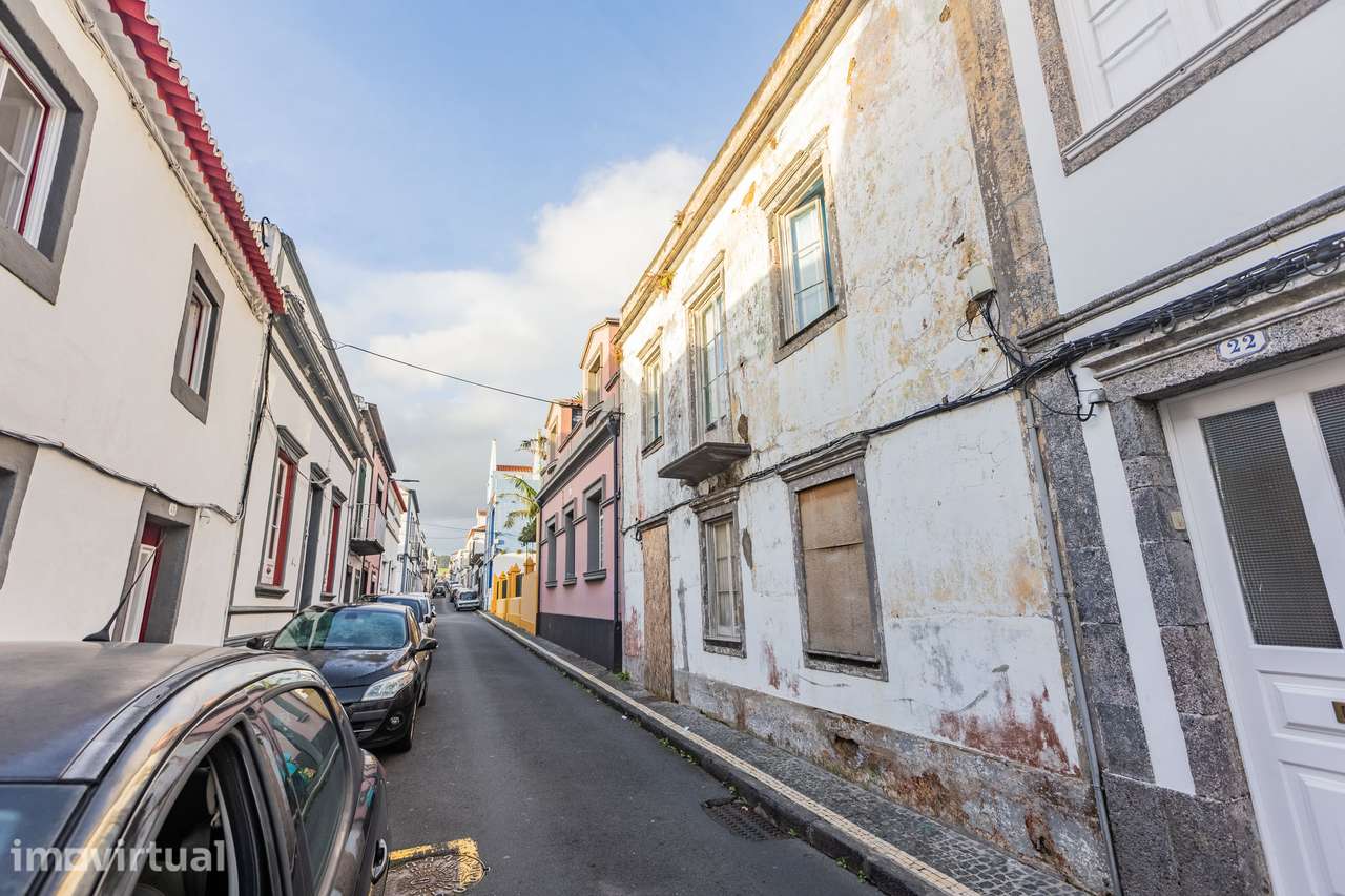 Moradia Geminada no Centro de Ponta Delgada - Grande imagem: 2/8
