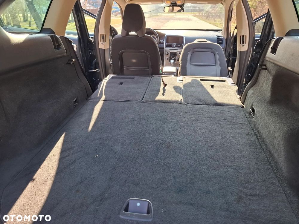 Volvo XC 60 3.2 AWD RDesign - 35