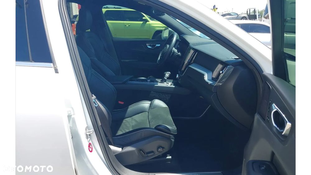Volvo XC 60 T6 AWD R-Design - 7