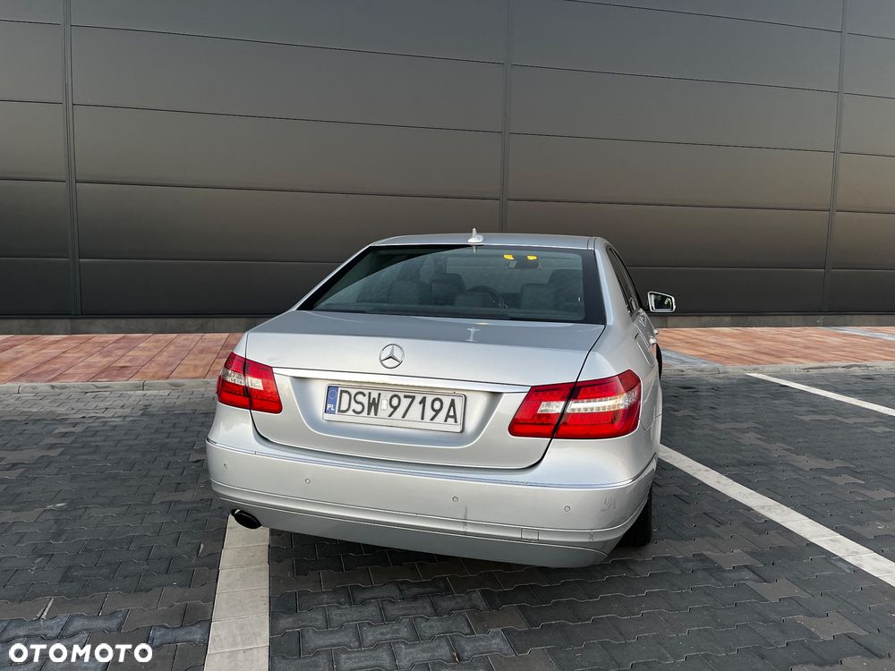 Mercedes-Benz Klasa E 200 CGI BlueEffICIENCY Avantgarde - 7