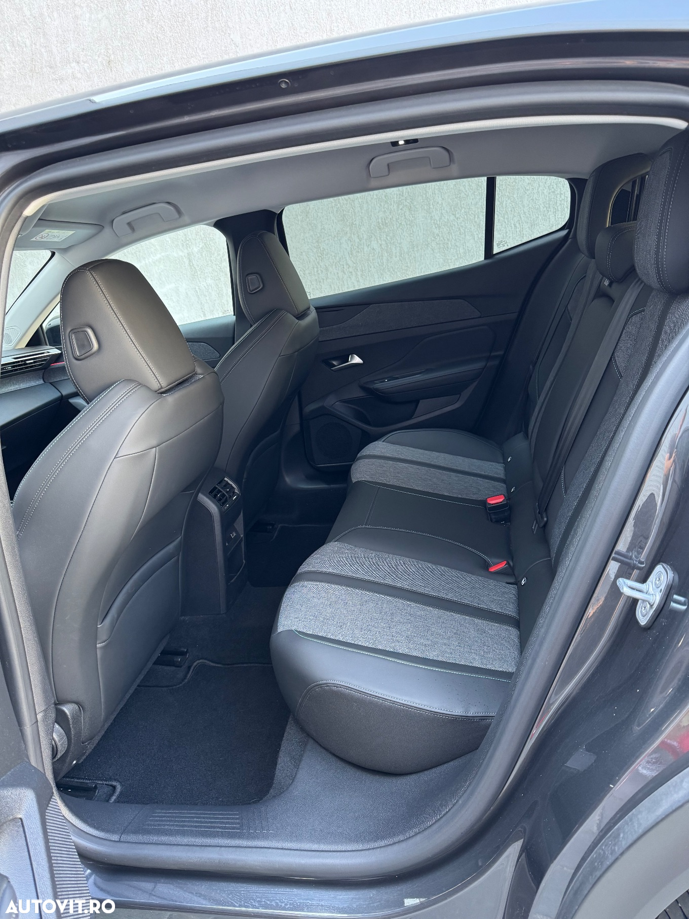 Peugeot 308 1.2L PureTech 130 S&S EAT8 Allure - 24