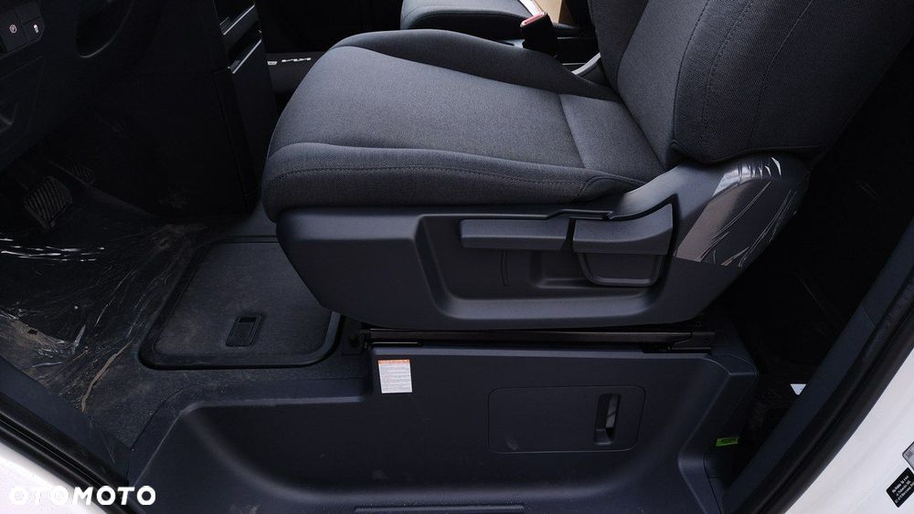 Kia PV5 - 10