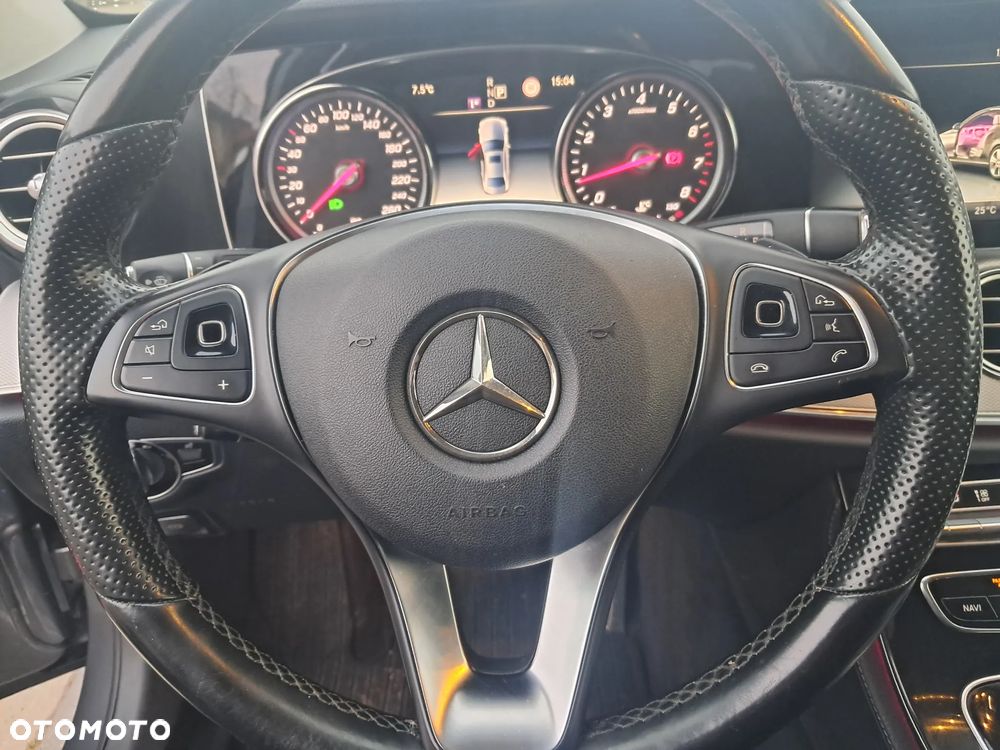 Mercedes-Benz Klasa E 200 9G-TRONIC - 26