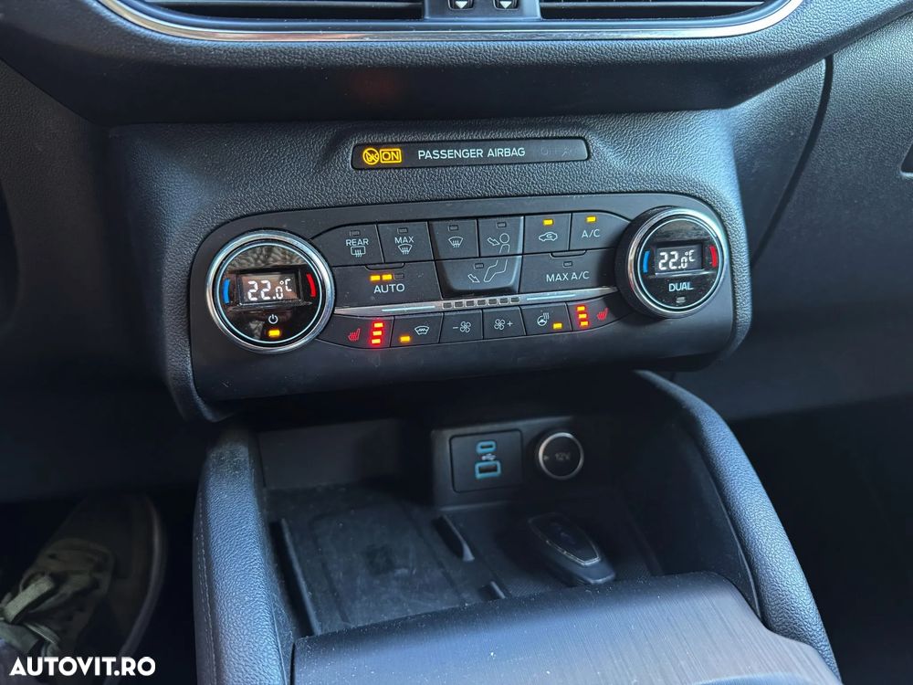 Ford Kuga 2.0 EcoBlue 4x4 Aut. TITANIUM - 13