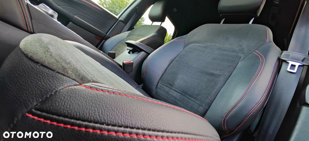 Ford Kuga 2.5 Duratec PHEV ST-LINE X - 22