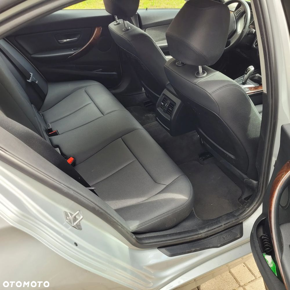 BMW Seria 3 328i xDrive - 6