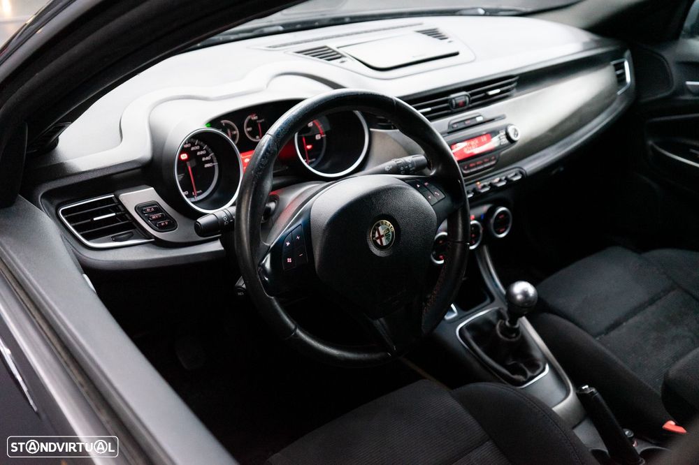 Alfa Romeo Giulietta 1.6 JTDM Veloce - 23