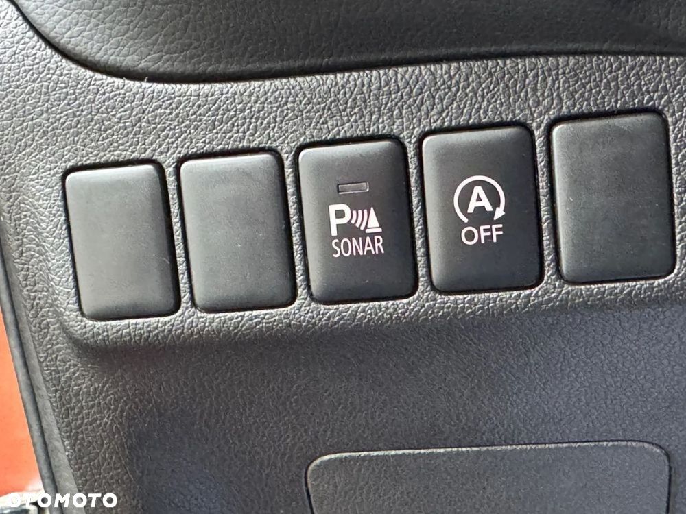 Mitsubishi Outlander - 25