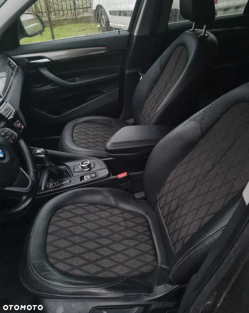 BMW X1 sDrive18d xLine - 19