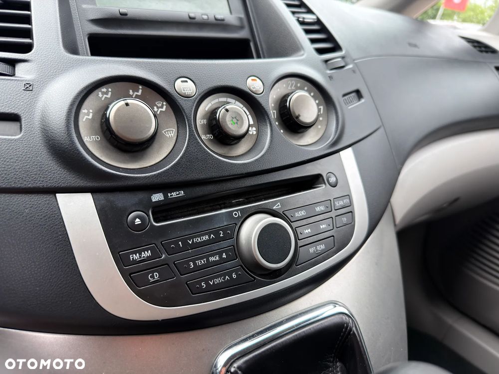 Mitsubishi Grandis 2.4 Motion - 19