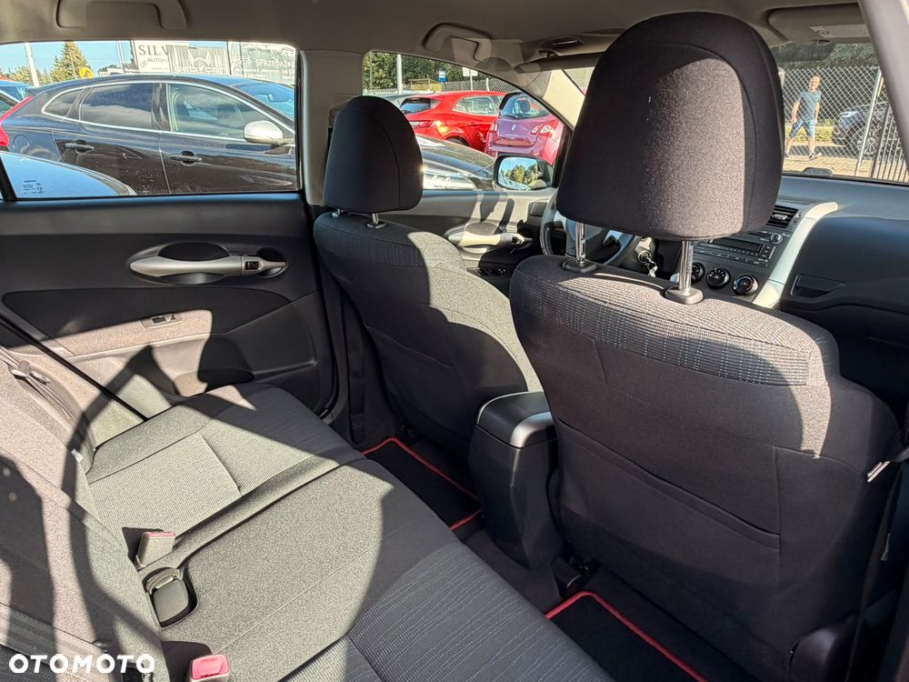Toyota Auris 2.0 D-4D - 10