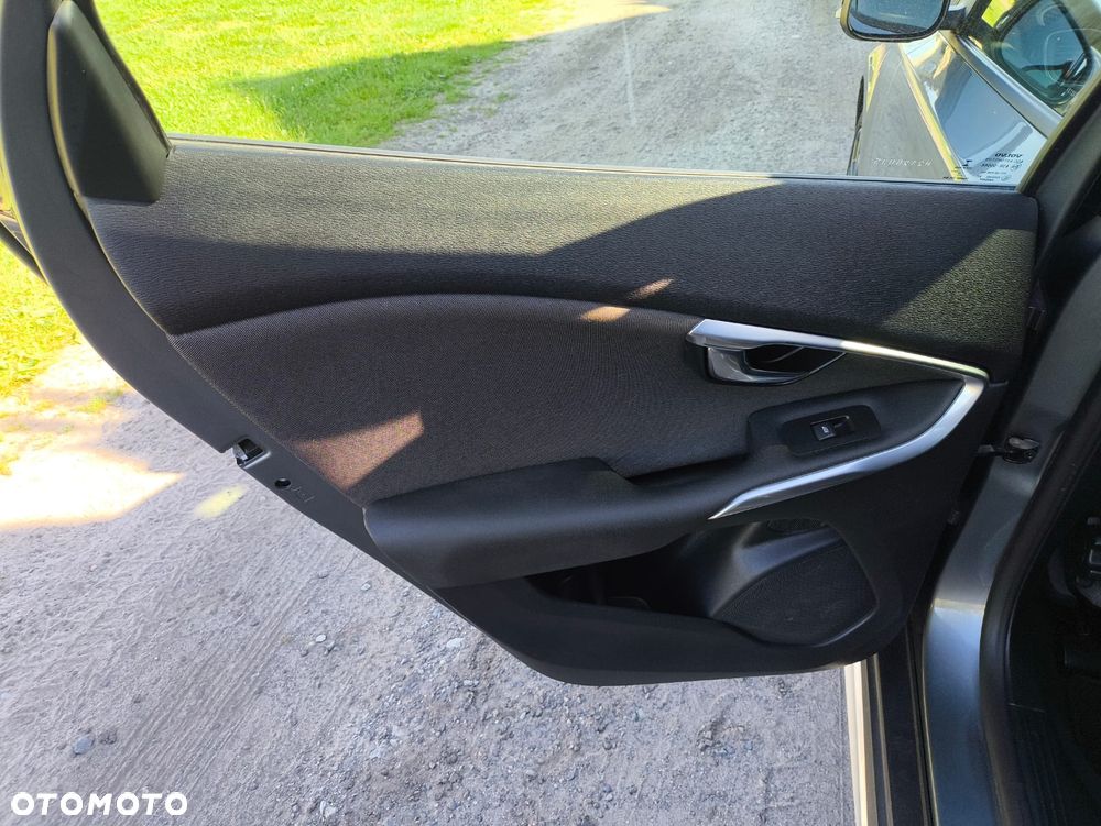 Volvo V40 D3 Momentum - 20