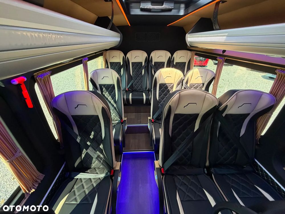 Mercedes-Benz Sprinter 519 - 21
