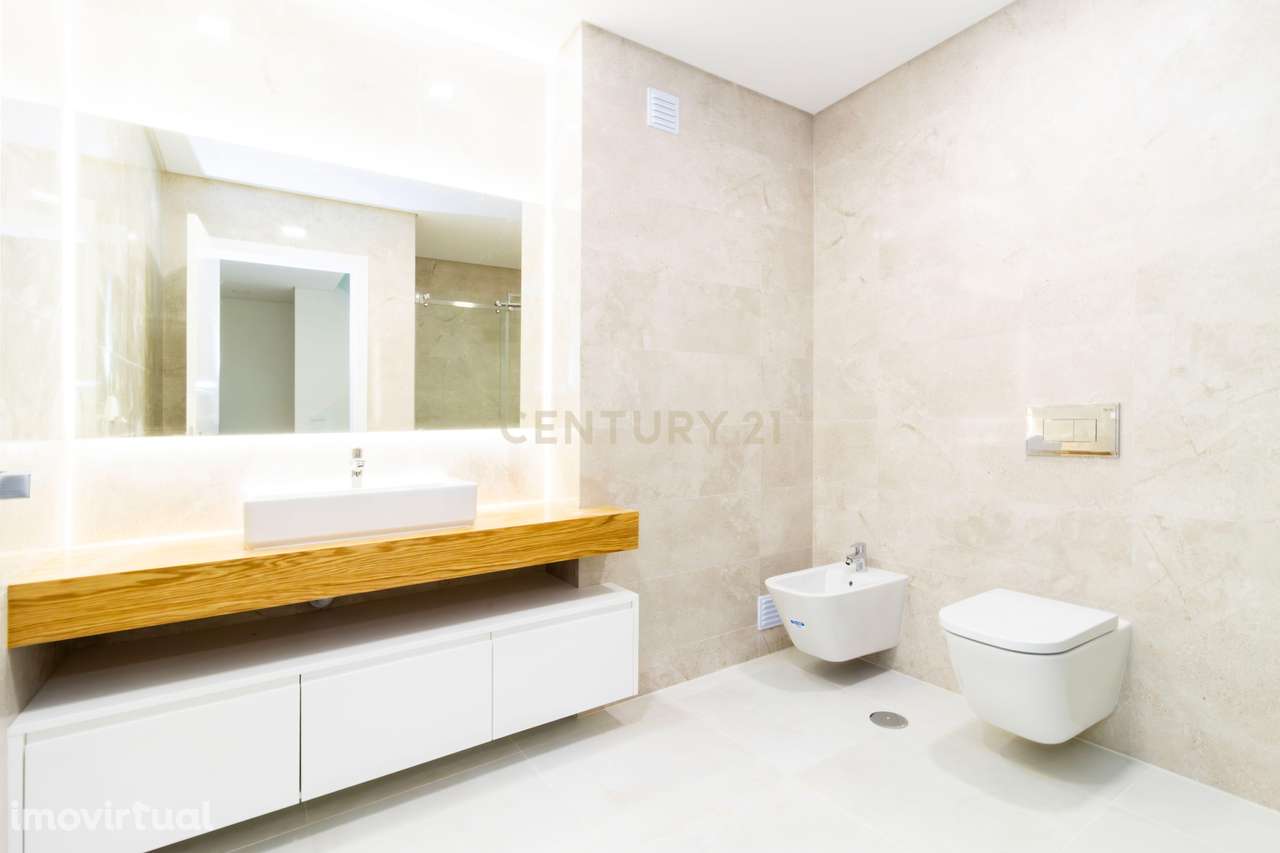 Luxuosa Moradia T3+1 I Piscina I Entroncamento - Grande imagem: 2/31