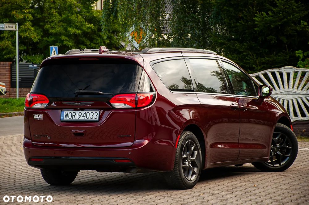 Chrysler Pacifica - 7