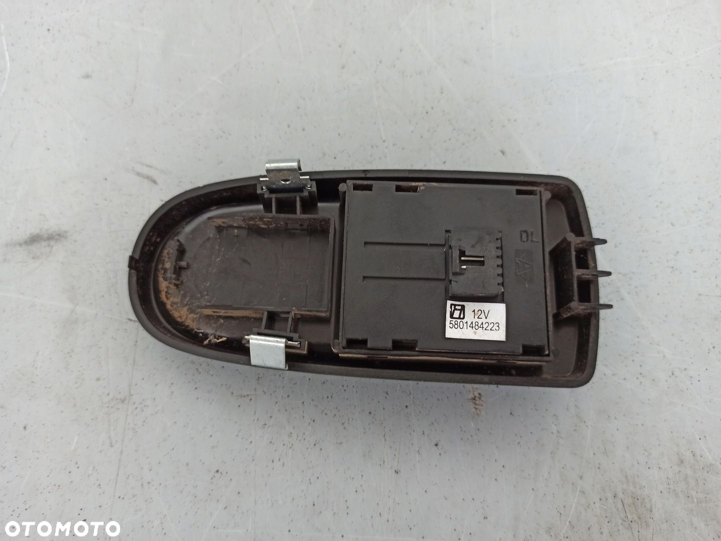 Przełącznik Szyb Lewy Kierowcy Iveco Daily 11-14 - 2