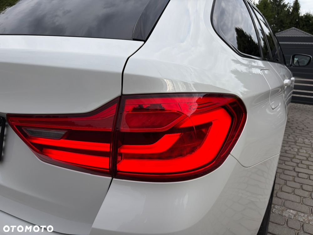 BMW Seria 5 525d Sport-Aut Luxury Line - 16