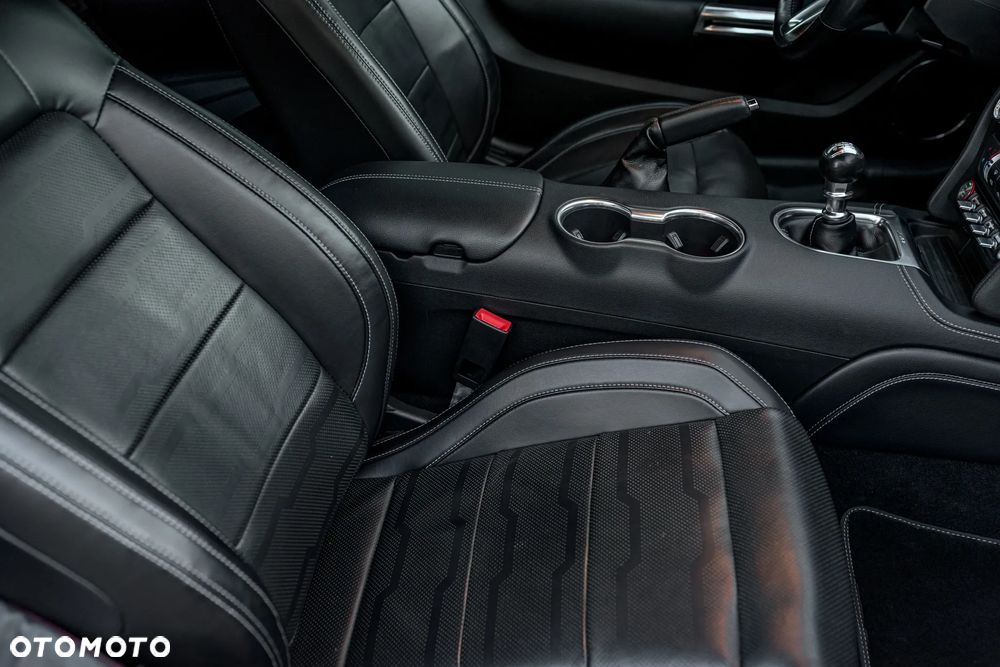 Ford Mustang 5.0 V8 GT - 23