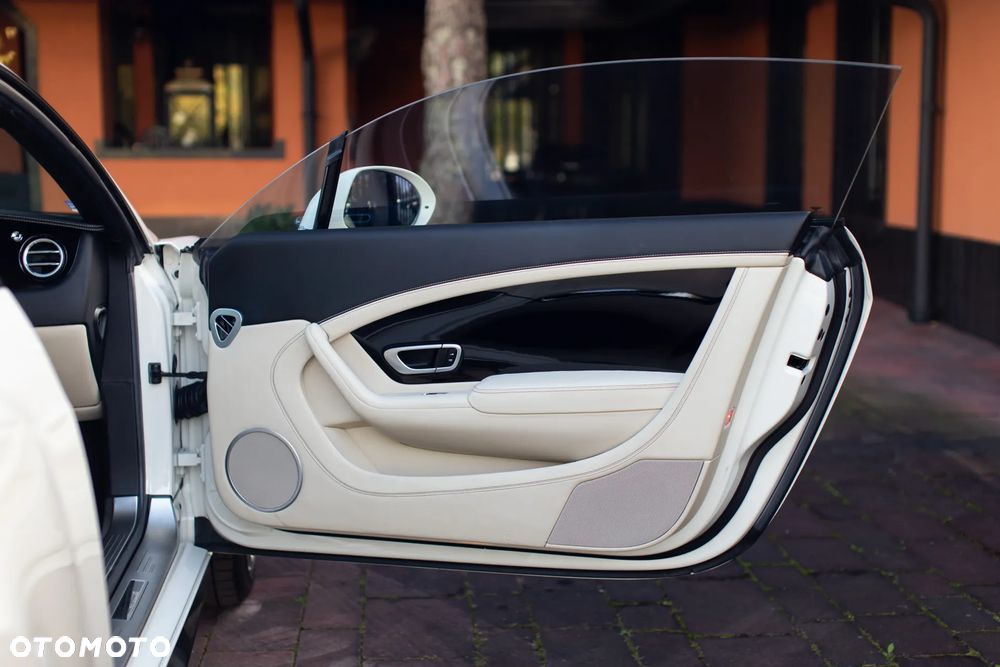 Bentley Continental GT - 13