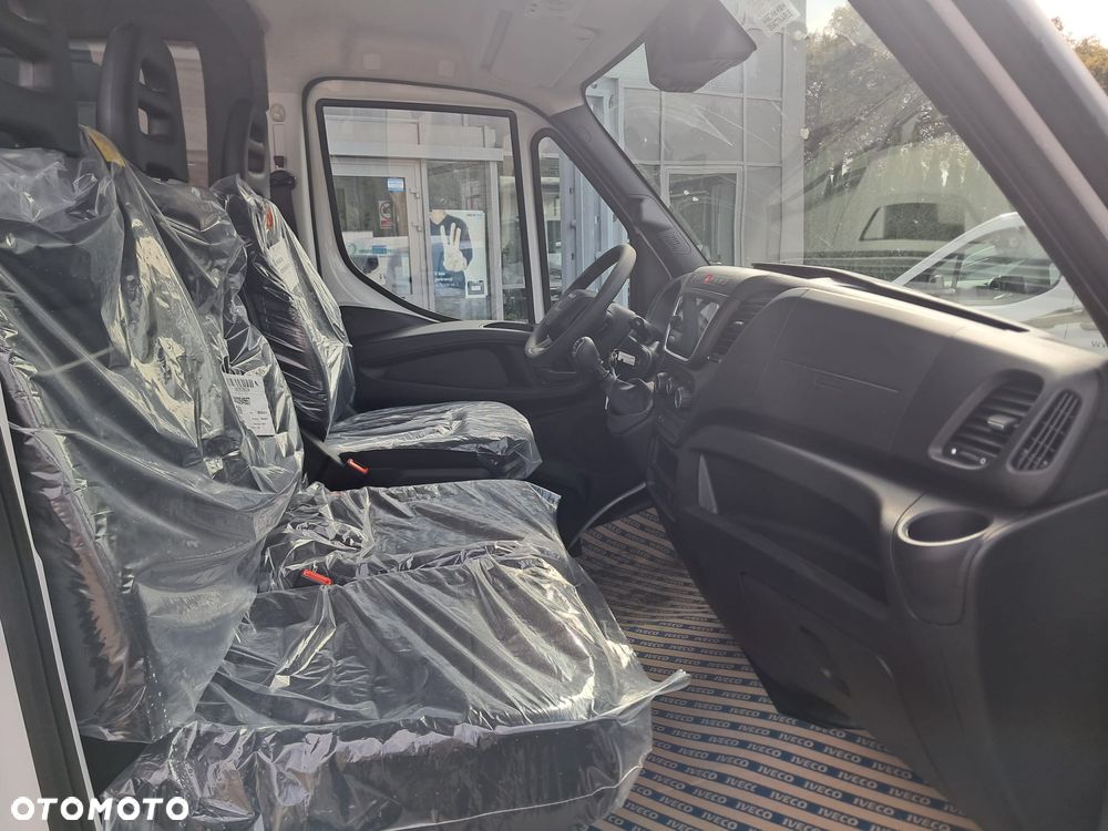 Iveco Daily Brygadówka,7 osobowa - 12