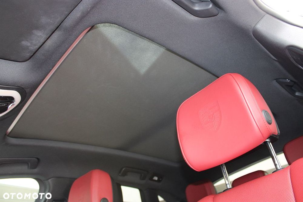 Porsche Macan - 34