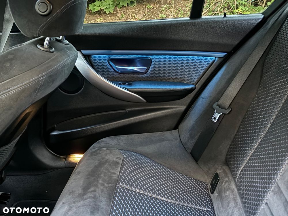 BMW Seria 3 320d M Sport EU6 - 18