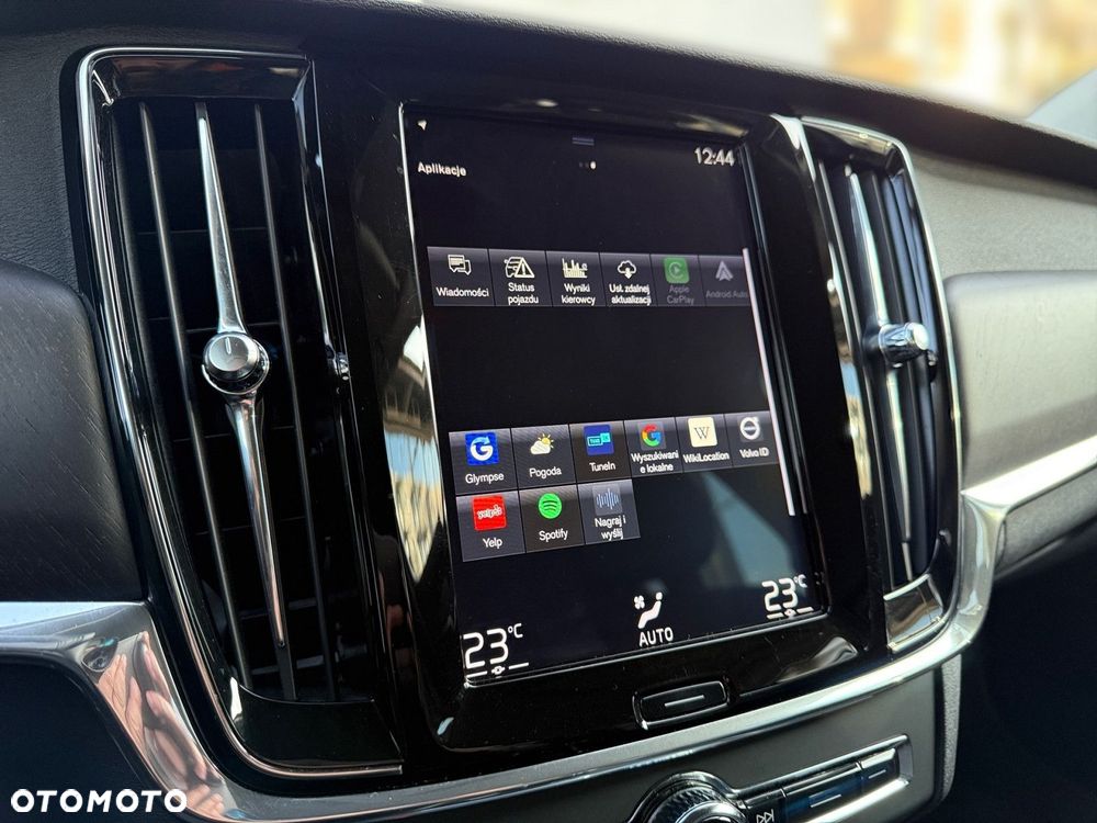 Volvo V90 Cross Country - 22