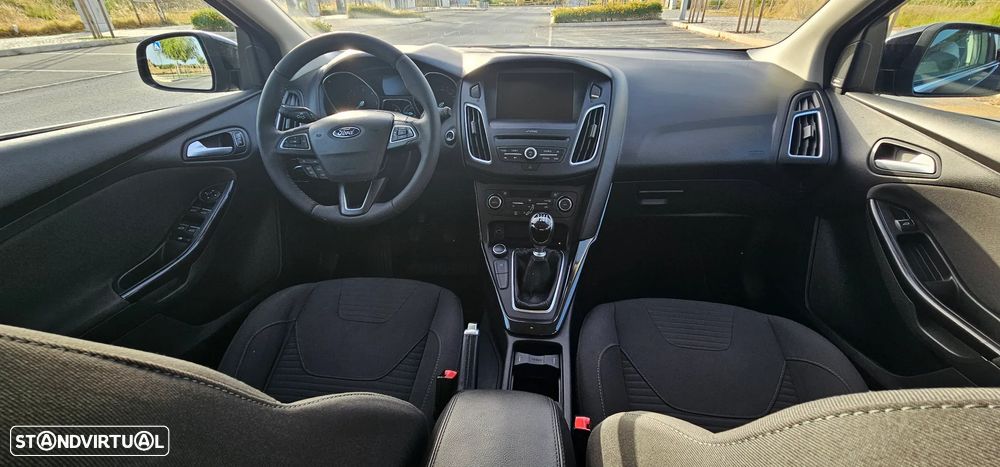 Ford Focus SW 1.5 TDCi Titanium — fotografia 19