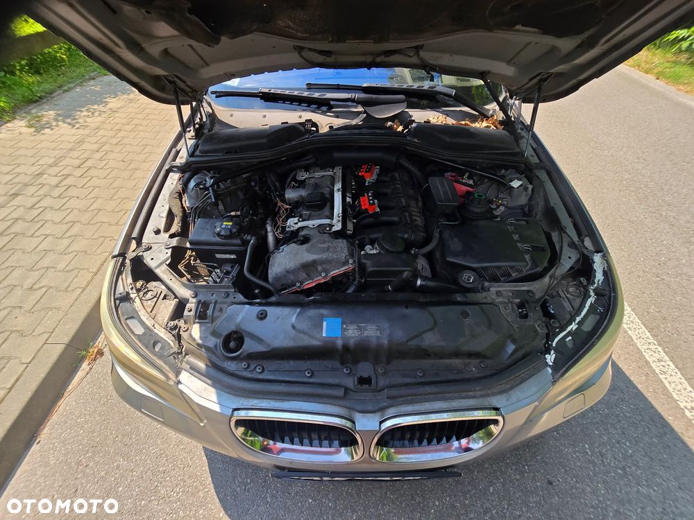 BMW Seria 5 525i - 27