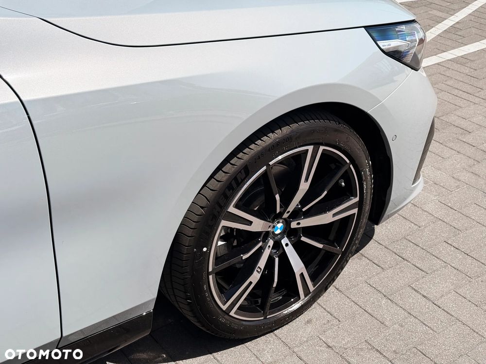 BMW Seria 5 520d xDrive - 13