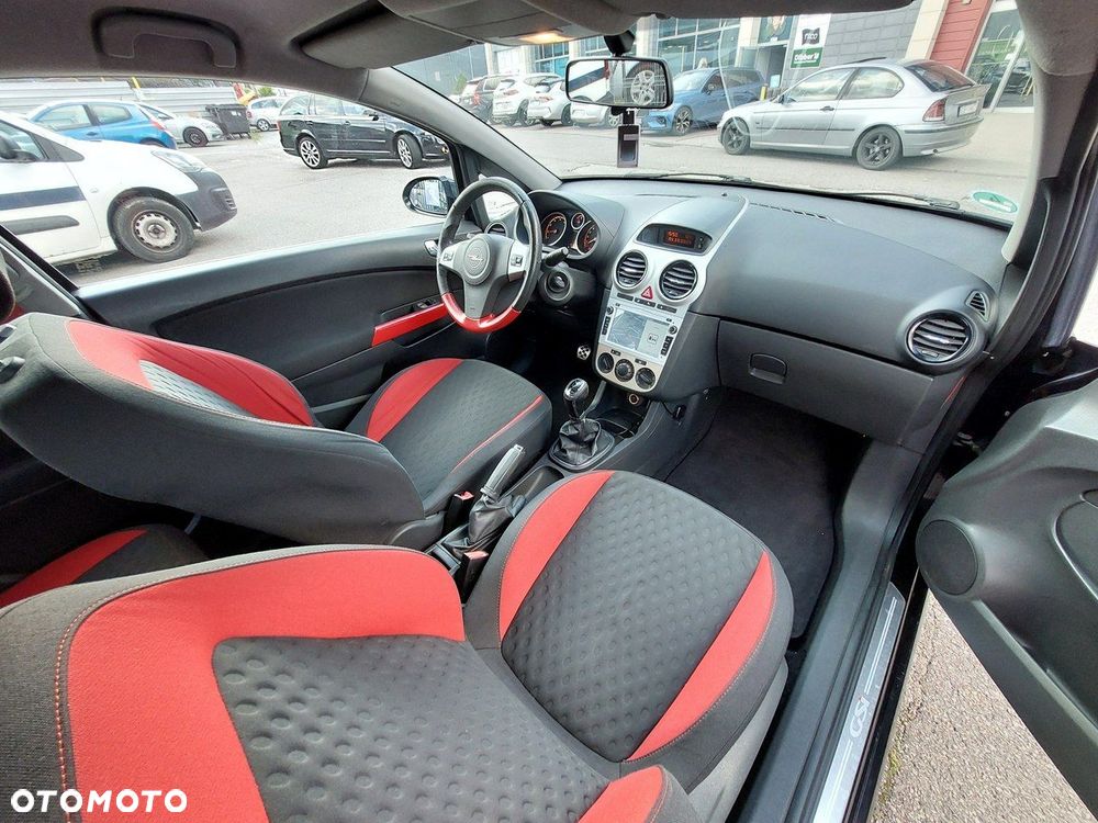 Opel Corsa 1.6 Turbo GSi - 12