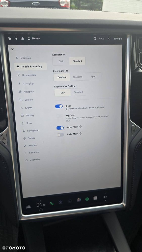 Tesla Model X - 25
