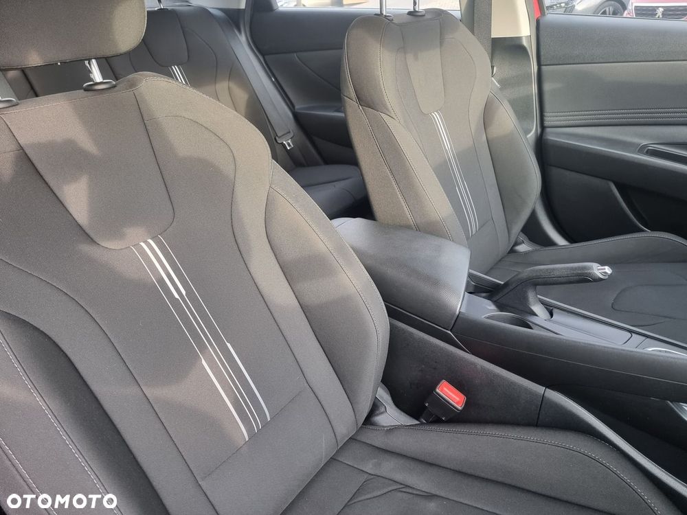 Hyundai Elantra 1.6 Smart - 19