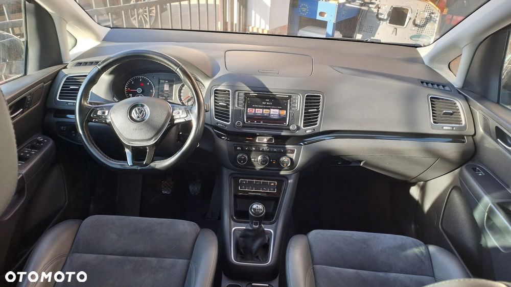 Volkswagen Sharan 2.0 TDI (BlueMotion Technology) Highline - 12