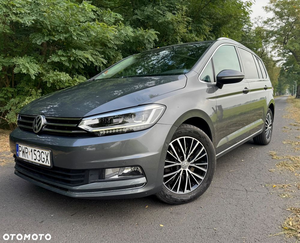 Volkswagen Touran - 1