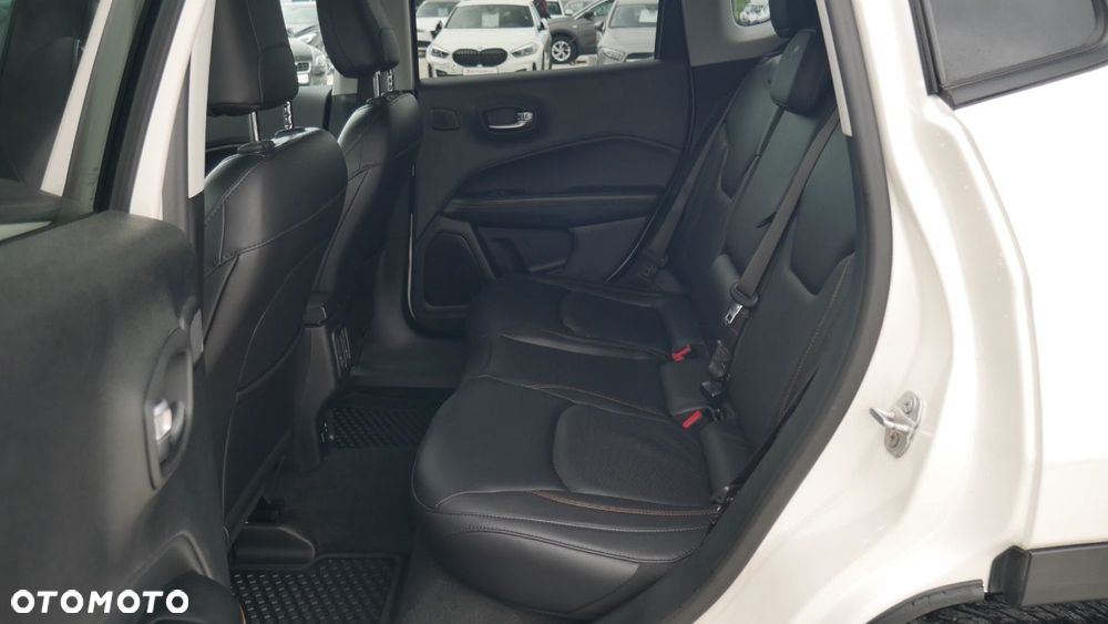 Jeep Compass - 23