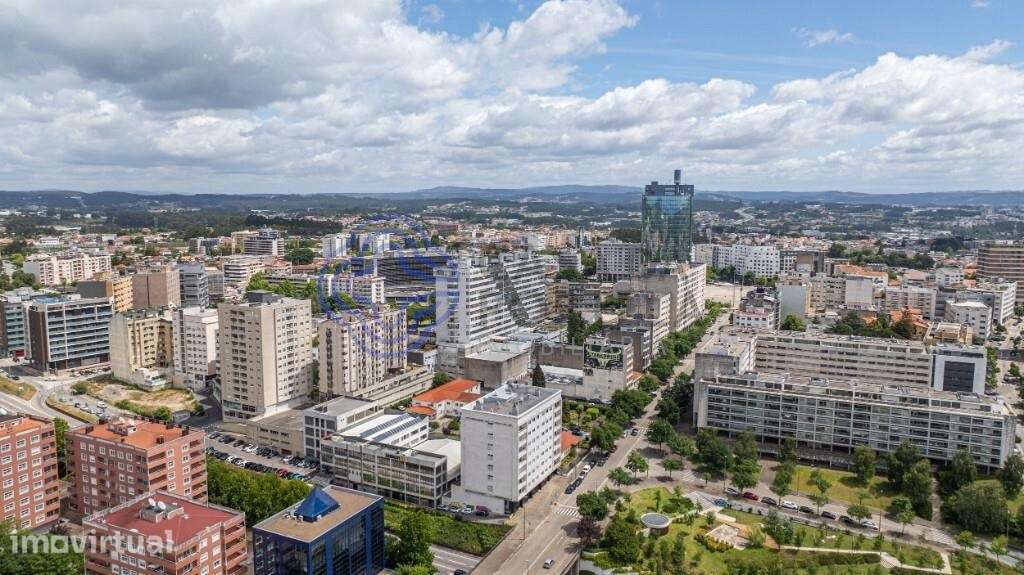 Apartamento T3 renovado c/varanda e garagem - Cidade da Maia, Maia - Grande imagem: 4/31