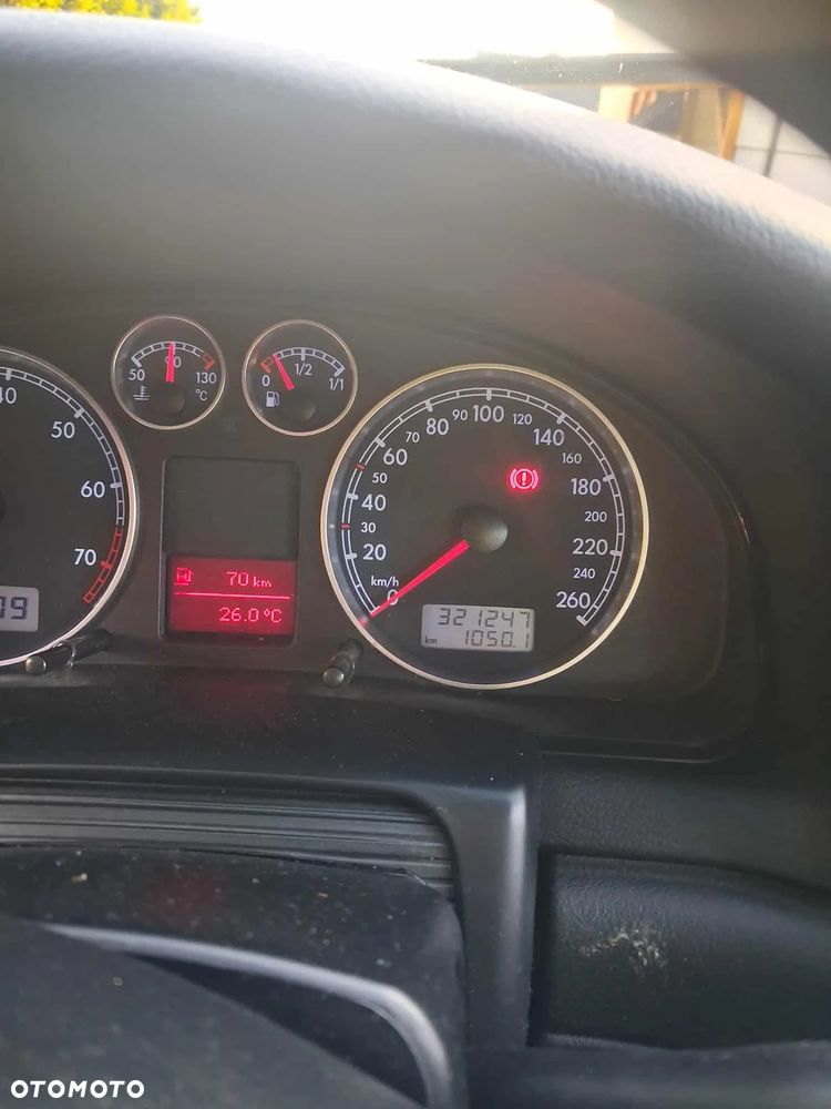Volkswagen Passat 2.0 Comfortline - 12