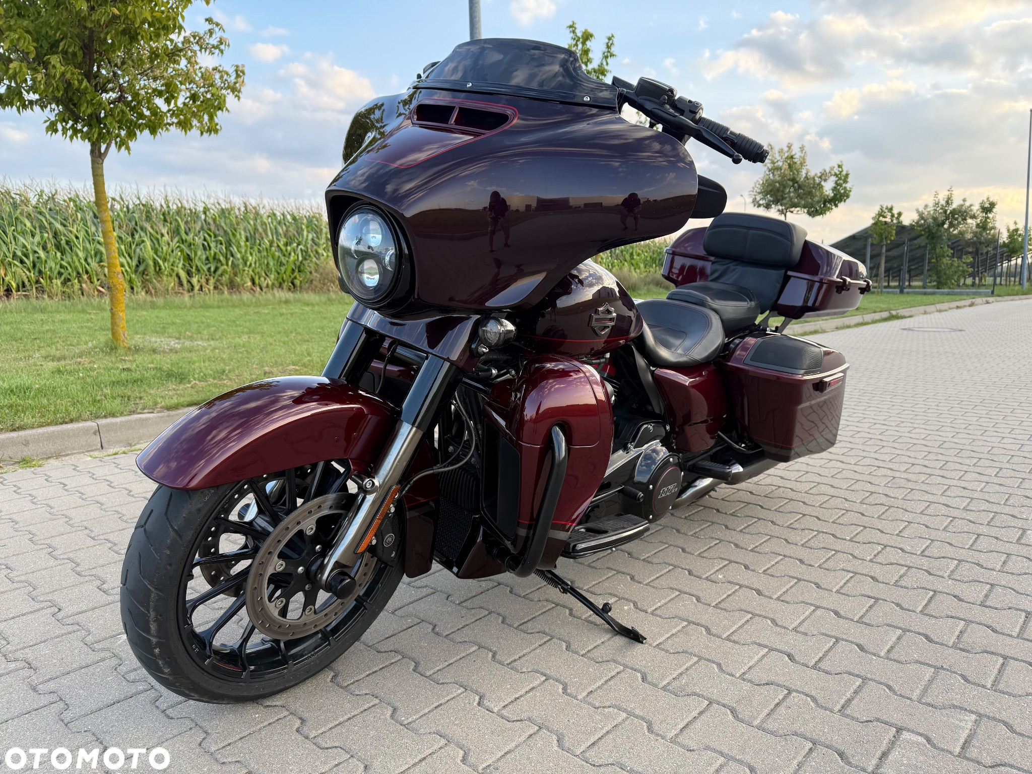 Harley-Davidson CVO Street Glide - 19