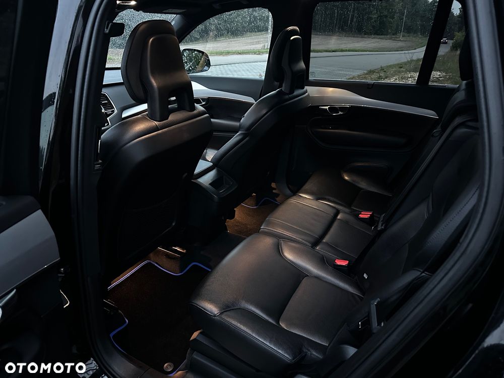 Volvo XC 90 D5 AWD Geartronic Momentum - 11