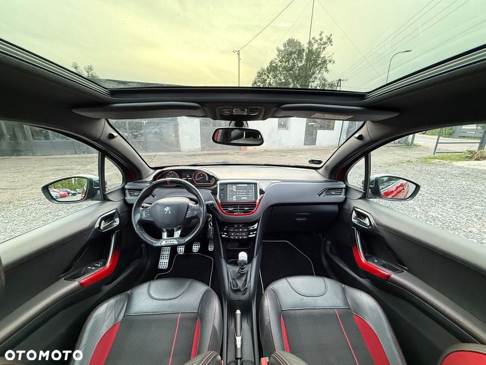 Peugeot 208 GTI 200 THP - 39