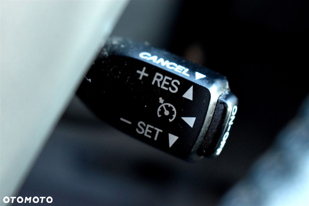 Toyota Prius (Hybrid) Executive - 30