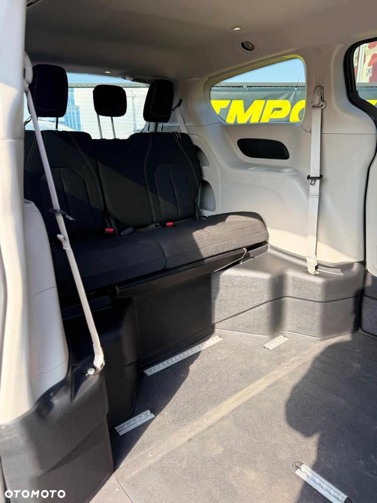 Chrysler Pacifica - 19