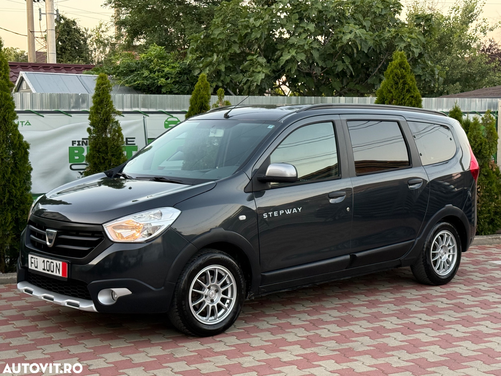 Dacia Lodgy 1.5 dCi Stepway - 2