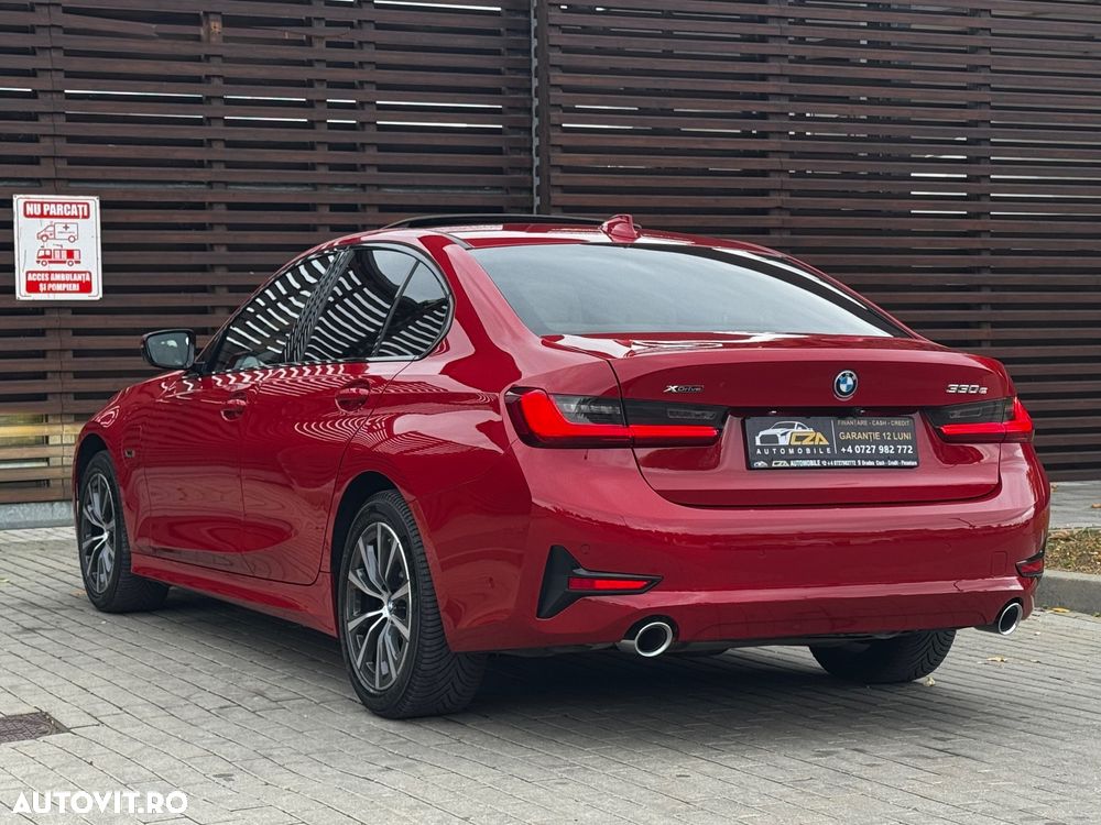 BMW Seria 3 330e xDrive Aut. Luxury Line - 13