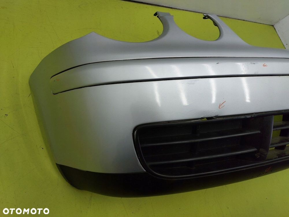 Zderzak przód przedni VW POLO IV 01-05 PRZED LIFT OKULAR LA7W SREBRNY - 2