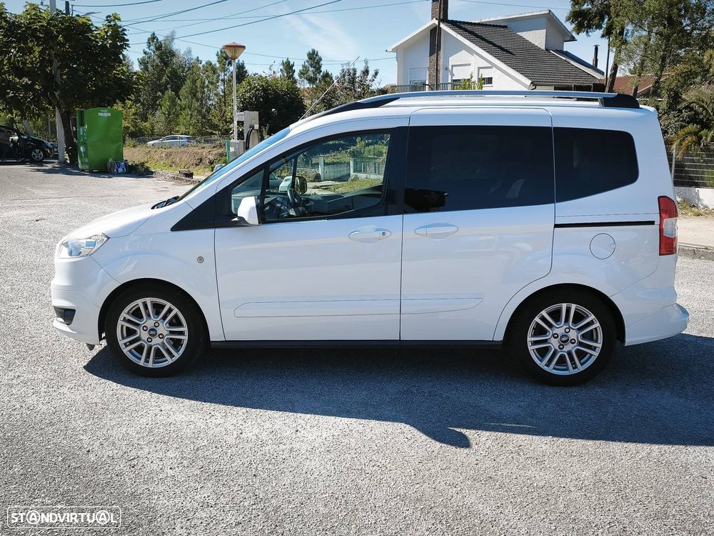 Ford Tourneo Courier 1.0 EcoBoost Titanium - 14