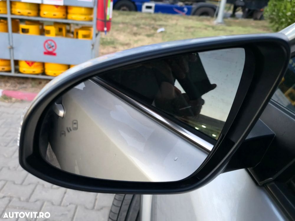 Toyota C-HR Lounge - 11